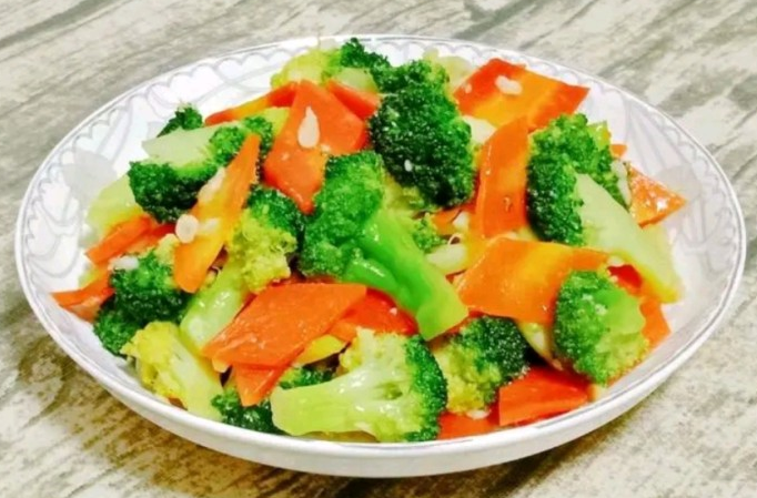 肾功能受损吃什么食物（你知道吗）