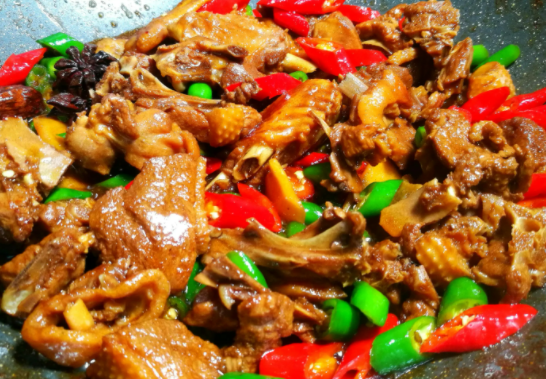 鸭肉有哪些功效与作用 鸭肉适合和什么食物一起吃呢？