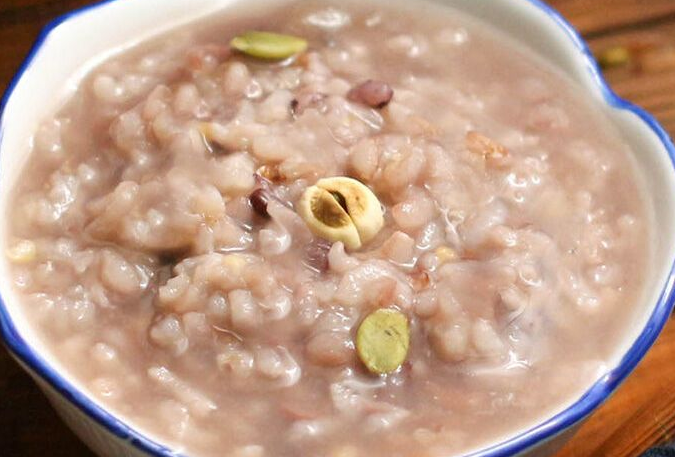 养生远离胃癌，饮食养生帮你支招）