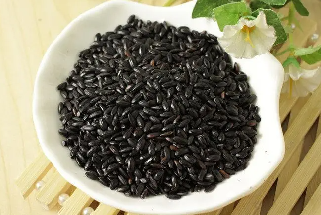 黑色食物能更有效地助男人补肾壮阳