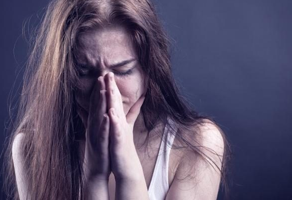 为什么女生加紧双腿？揭秘她们的真实想法