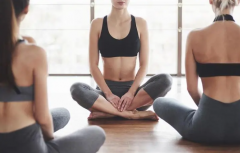 女生二次发育的年龄是多少？