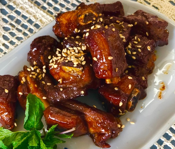 四块糖醋排骨的热量是多少 糖醋排骨一天吃多少合适