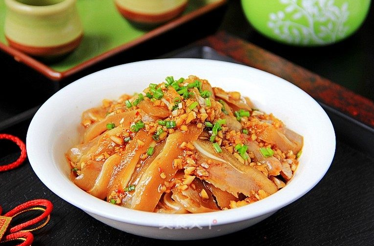 猪耳朵的功效与作用，痛风的患者