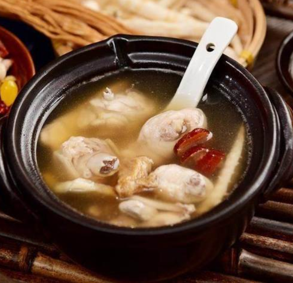 煲鸡汤放什么材料好喝又补血？气