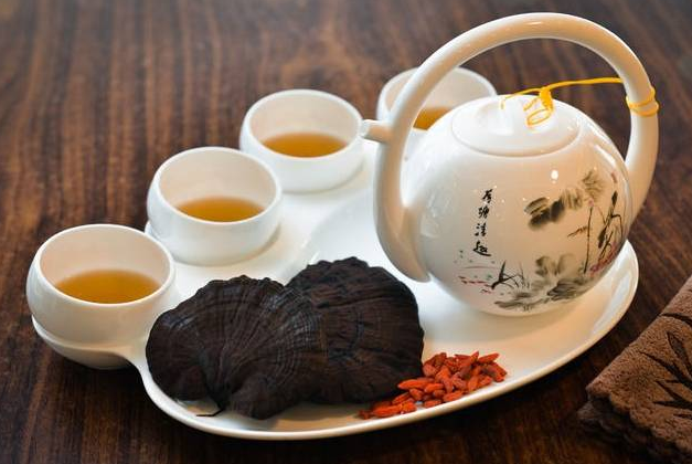 灵芝枸杞泡水有壮阳功效吗（分析灵芝枸杞水的功效）