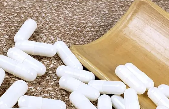 钙加维生素d软胶囊嚼着吃吗（钙加维生素d软胶囊长期服用是否有副作用）