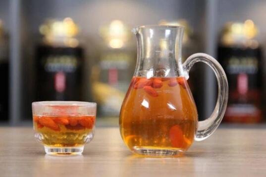 泡酒是一种古老的酿造方 泡酒用什么中药材最好