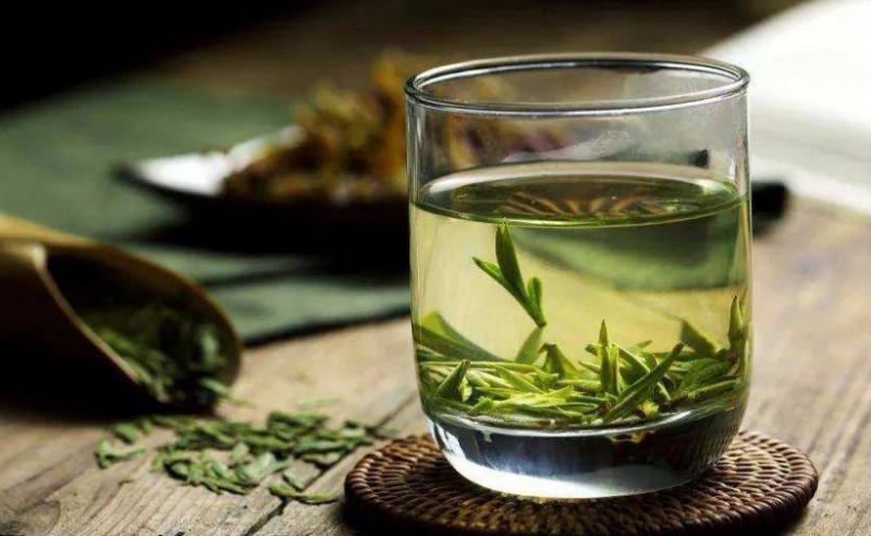 女生喝绿茶的好处，你不知道的那些事