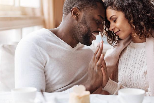 女生的暧昧行为其实是性暗示？如何看懂她们的真实想法？