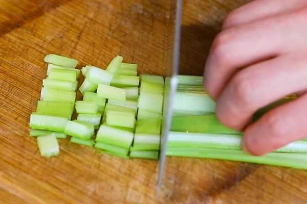 野芹菜能吃吗,有没有毒