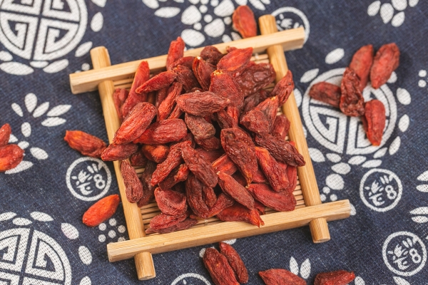 枸杞子和什么泡水喝补肾壮阳