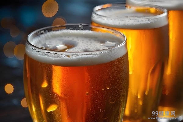 适当喝啤酒可提高男性性能力